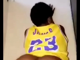 Girl on lakers jersey twerk her big butt and show off her big pussy